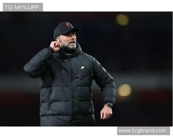 波尔图与雷亚尔激战正酣赛场比分悬念不断引人关注